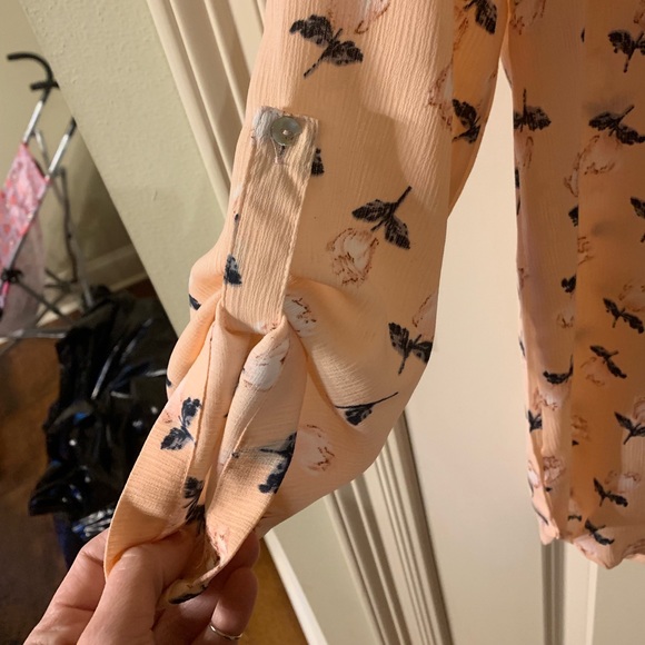 Beautiful peach blouse - Picture 5 of 8